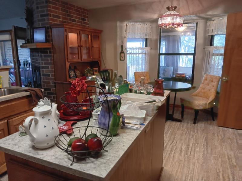 Sale Photo Thumbnail #18