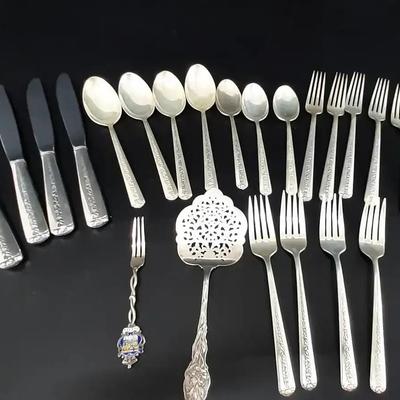 Sterling Silverware 670g - plus 4 Knives @15g each = 60g