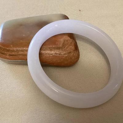 MMP138 White Polished Stone Bangle Bracelet New As Is 
