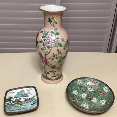 MMP002 Chinese Hand Painted Porcelain Vase & Pewter Framed Dishes