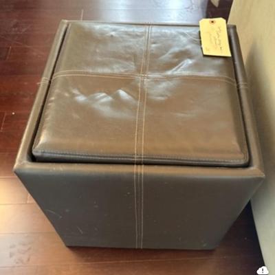 Sale Photo Thumbnail #137: storage box/ottoman $20
17 X 17 X 17"