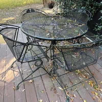 Sale Photo Thumbnail #169: 42" round table and 4 chairs $199