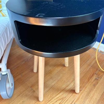 Sale Photo Thumbnail #148:  table $35
16 X 22"