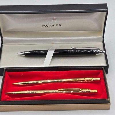 2118 • (3) parker pens