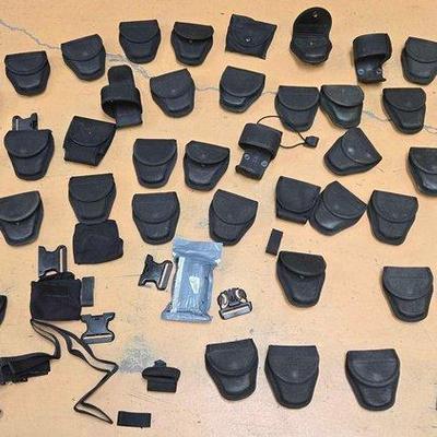 1900 • handcuff holders & trauma wound packing