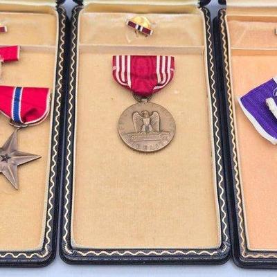 Sale Photo Thumbnail #175: 2106 • (3) medals with cases