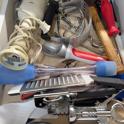 Lot If Kitchen Utensils