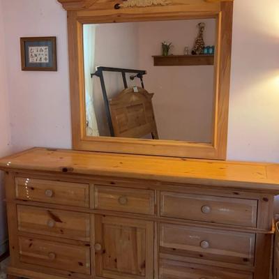 Broyhill Queen Bed Frame & Matching Dresser