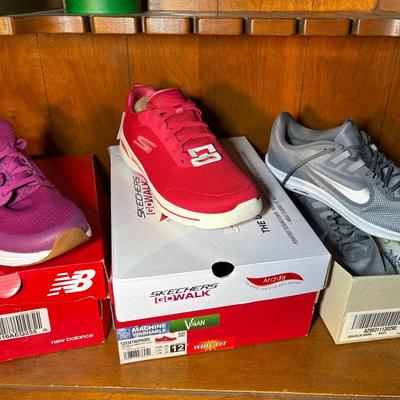 Men’s & Women’s Shoes Size 12