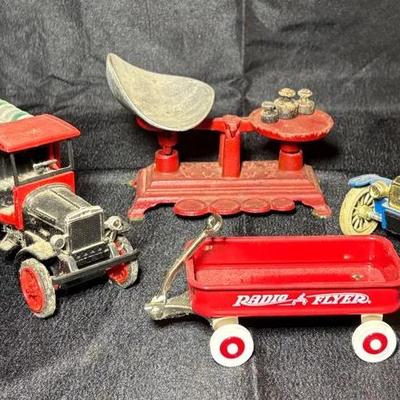 Collectible Die Cast Truck Banks, Scale, Radio Flyer Wagon