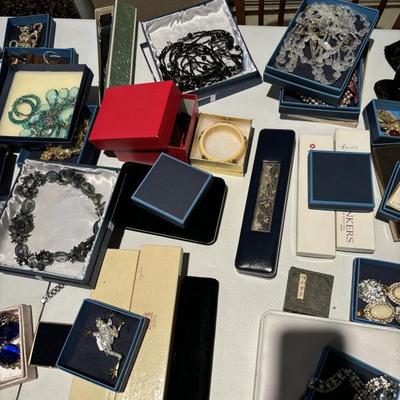 Sale Photo Thumbnail #106