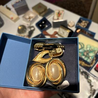 Sale Photo Thumbnail #311