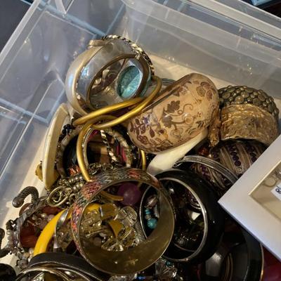 Sale Photo Thumbnail #102