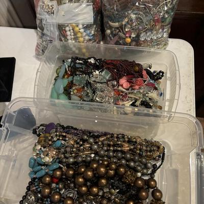 Sale Photo Thumbnail #100