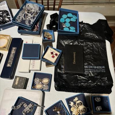 Sale Photo Thumbnail #101