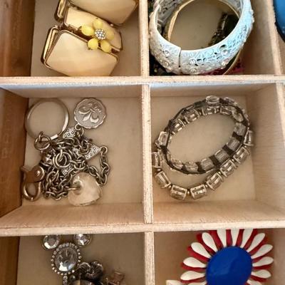 Sale Photo Thumbnail #407