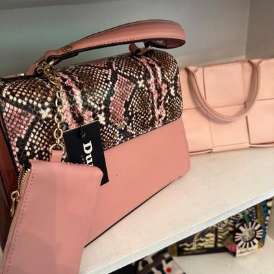 Sale Photo Thumbnail #242