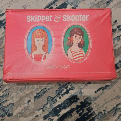 Sale Photo Thumbnail #136: Skipper and Scooter Doll Case