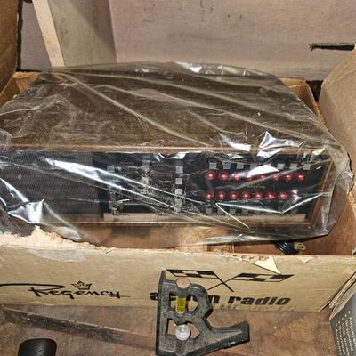 Sale Photo Thumbnail #89: Band Radio