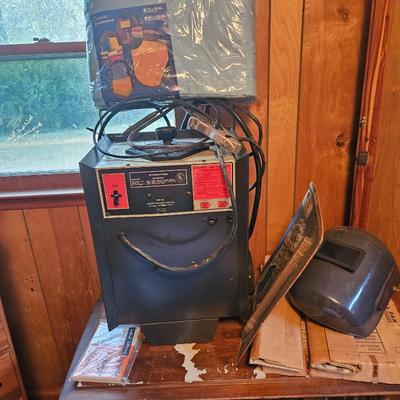Sale Photo Thumbnail #19: Welding machine W/Helmet