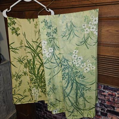 Sale Photo Thumbnail #56: Retro Curtains