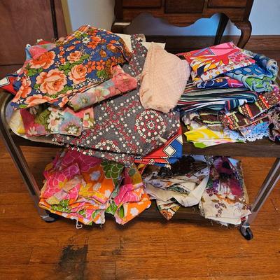 Sale Photo Thumbnail #22: Retro Fabrics