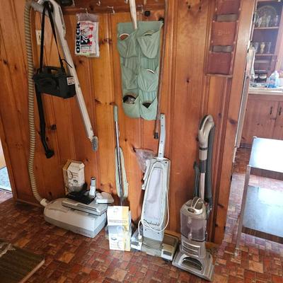 Sale Photo Thumbnail #61: Various Vacuums