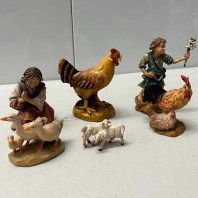 Sale Photo Thumbnail #195: Hand carved and painted German figurines. Various makers. 