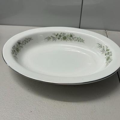 Sale Photo Thumbnail #134: Vintage Wedgwood "Westbury" pattern vegetable serving bowl. Made in England. 