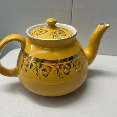 Sale Photo Thumbnail #184: Vintage Hall 10 cup teacup. Made in USA. 