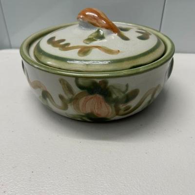 Sale Photo Thumbnail #252: Vintage lidded Louisville Stoneware Co. dish. 