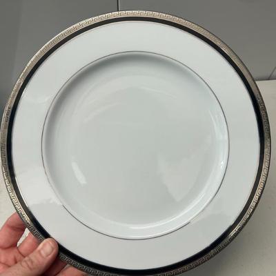 Sale Photo Thumbnail #180: Philippe Deshoulieres Limoges France "Athos" pattern single dinner plate. 