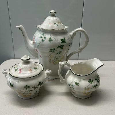 Sale Photo Thumbnail #281: Tea set by Royal Doulton. The Majestic Collection "Southdown" pattern. Made in England. 