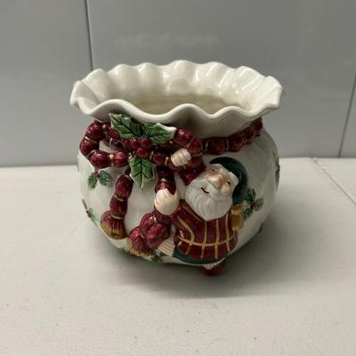 Sale Photo Thumbnail #254: Vintage Christmas piece by Fitz & Floyd. 