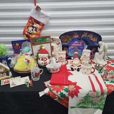 Holiday Decor - Lot 2 (1125)