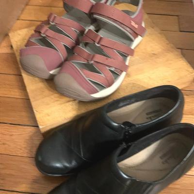 Teva Sandal & Clark Black Slip On, Size 7