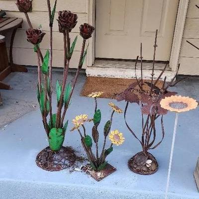 Metal Roses & Sunflower Garden Sculptures
