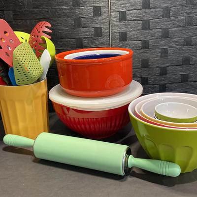 Mixing Bowls & Kitchen Utensils - Tag, Pier 1, Waechtersbach & More