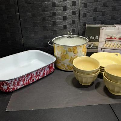 Soho Loft 2 Tier Server With Metal Stand Soup Bowls Plates Metal Roasting Pan Pasta Pan 