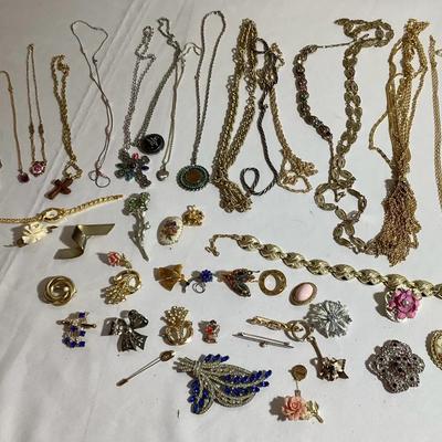 Assorted Gold/silver Costume Jewelry 
