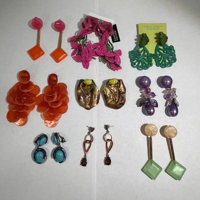 8 Pairs Of Assorted Colorful Earrings 