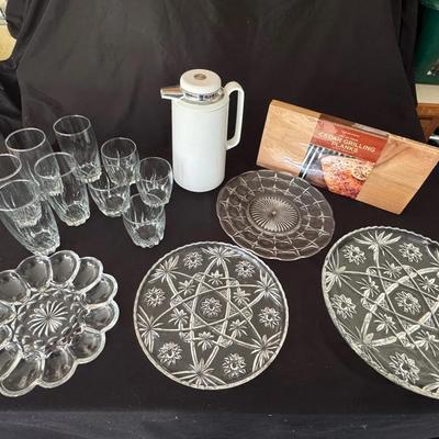 Lot 262:Miscellaneous Kitchen Items, Leaded Glass Platters, Glassware 