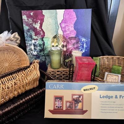 Lot 112:  Household Decor