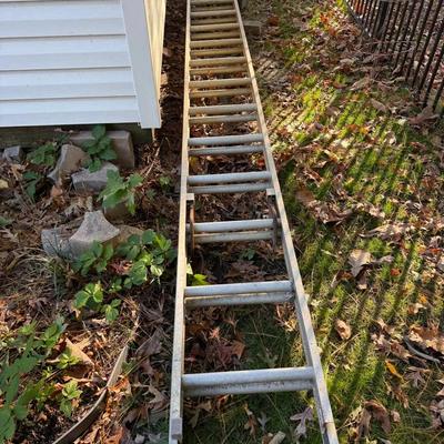514: 30ft Aluminum Extension Ladder