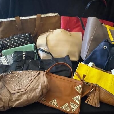 Lot 209: Women’s Totes And Bags 