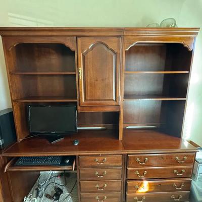 Lot 248: 4 Piece Computer/Office Wall Storage Unit 
