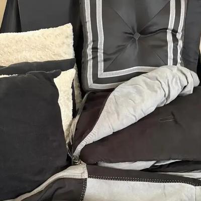 Lot 124:  Queen Comforter, Shams, And Pillows