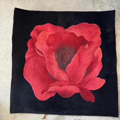 Lot 260: Floral Area Rug 3’ X 3’ 