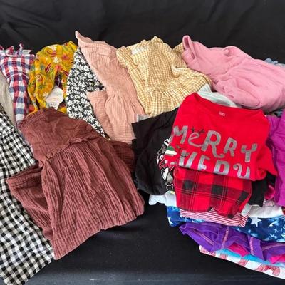 Lot 254: Girls Clothing 3T-4T