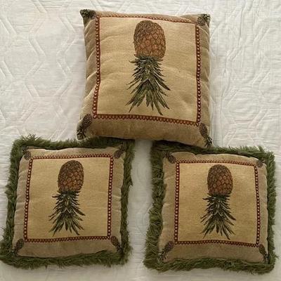 Lot 338: Lot of 5 Decorative Accent Pillows – Pineapple and Crochet Covers